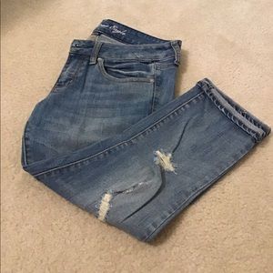 American Eagle distressed skinny cropped, size 6